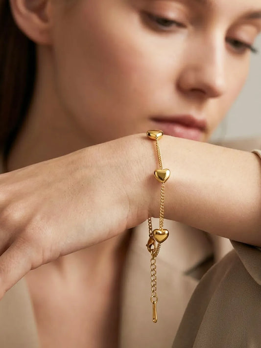 Peora Minimalist Gold Heart Charm Bracelet