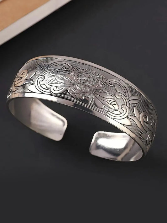 Peora Floral Oxidised Engraved Cuff Kada - Silver