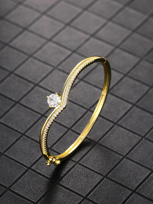 Peora Solitaire Wave Crystal Bangle - Gold