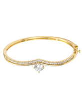 Peora Solitaire Wave Crystal Bangle - Gold