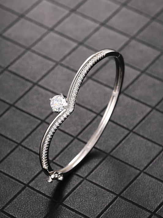 Peora Solitaire Wave Crystal Bangle - Silver