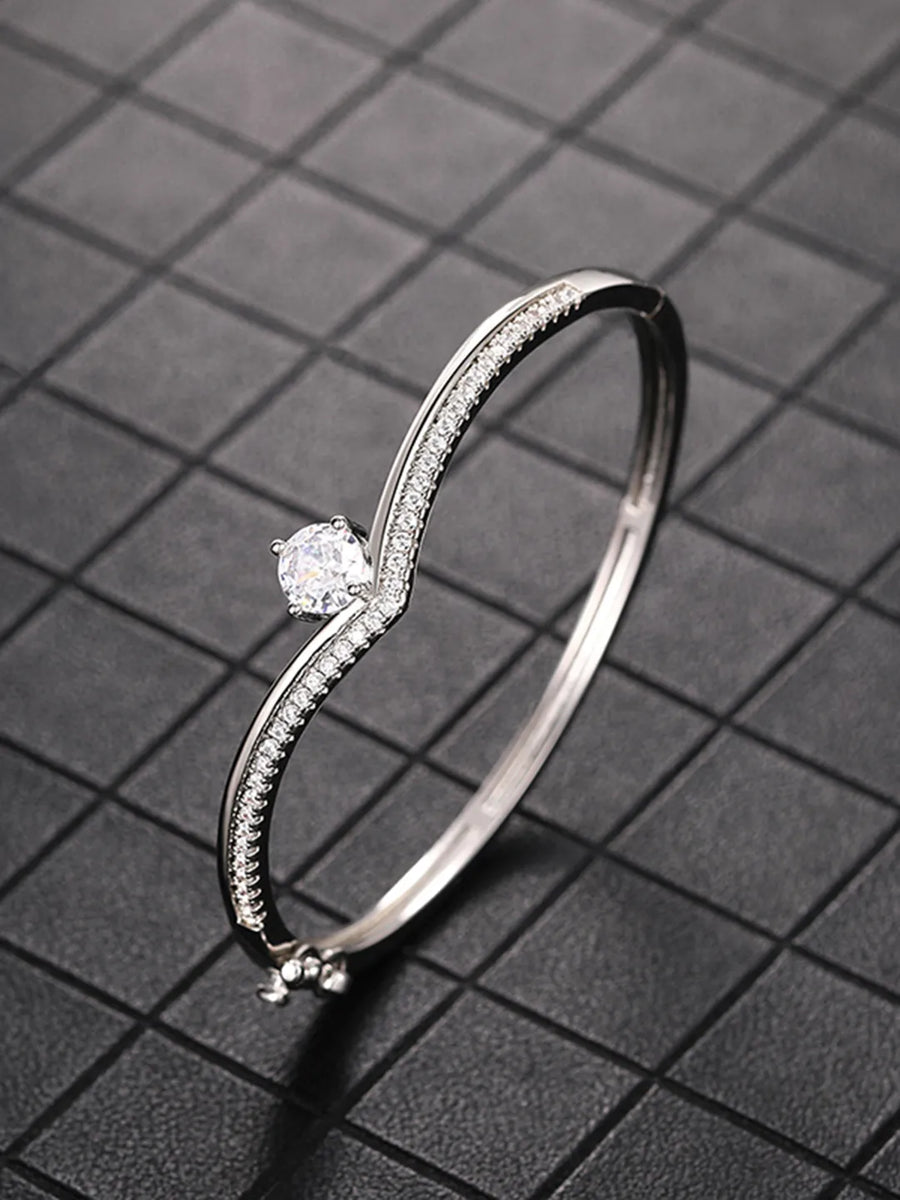 Peora Solitaire Wave Crystal Bangle - Silver
