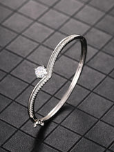Peora Solitaire Wave Crystal Bangle - Silver