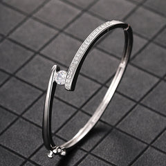 Peora Minimalist Solitaire Fashion Bangle - Silver