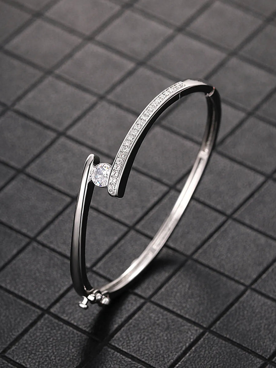 Peora Minimalist Solitaire Fashion Bangle - Silver