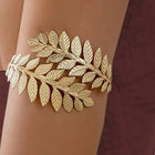 Peora Leaf Design Kada Bracelet – Elegant Nature-Inspired Style