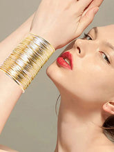 Peora Wire Wrapped Bracelet – Artistic & Trendy Design