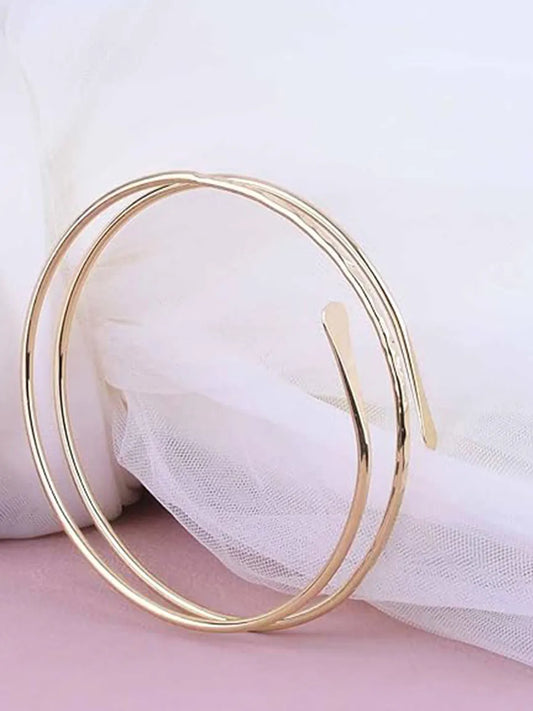 Peora Twisted Spiral Bracelet – Bold & Contemporary Style