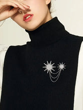 Peora Twinkling Star Brooch – Sparkle with Every Look