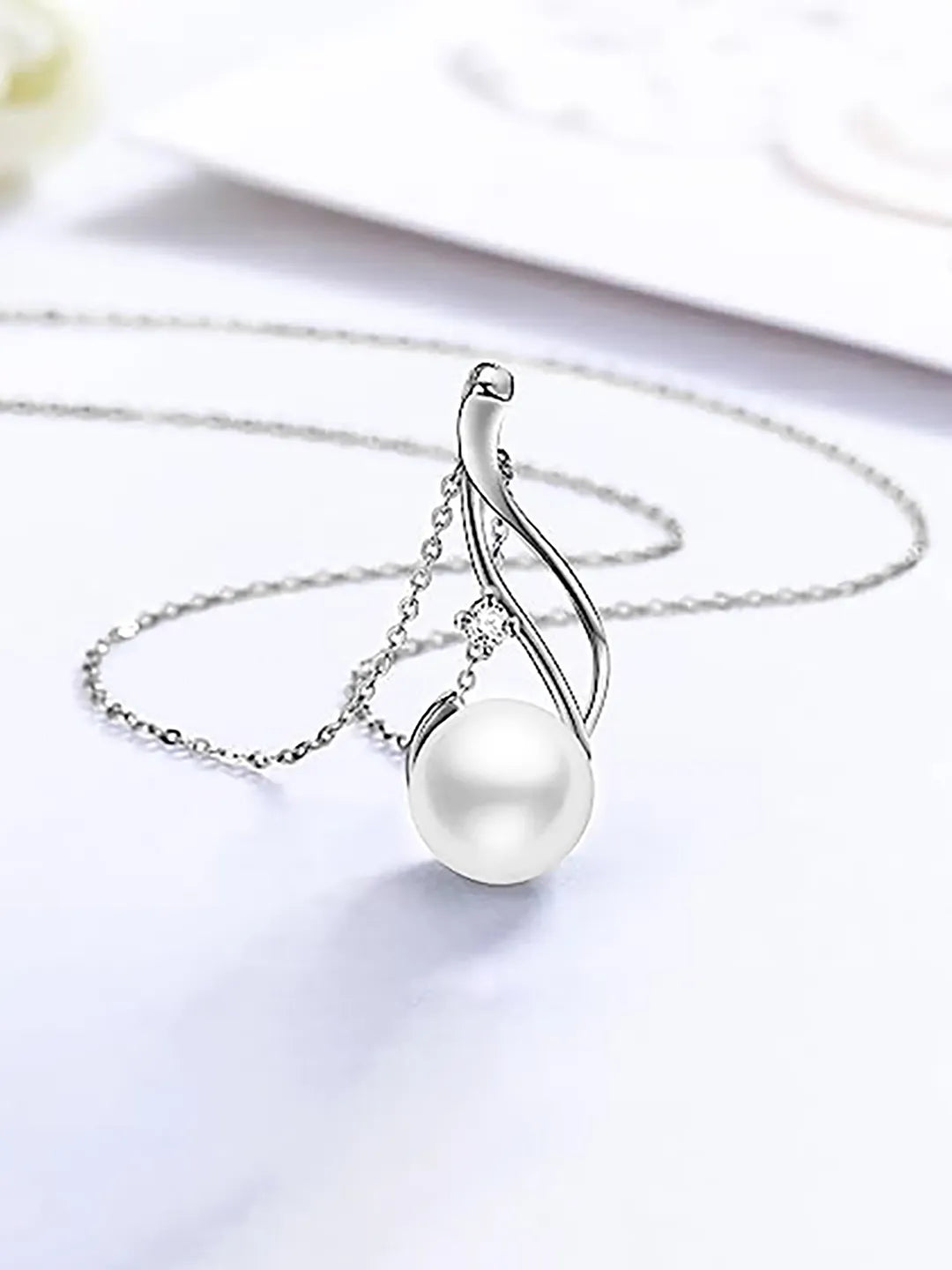 Dainty Pearl Studded Pendant Chain