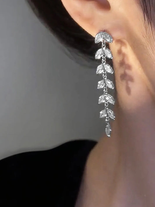 Peora Chic Silver Leaf Drop Earrings