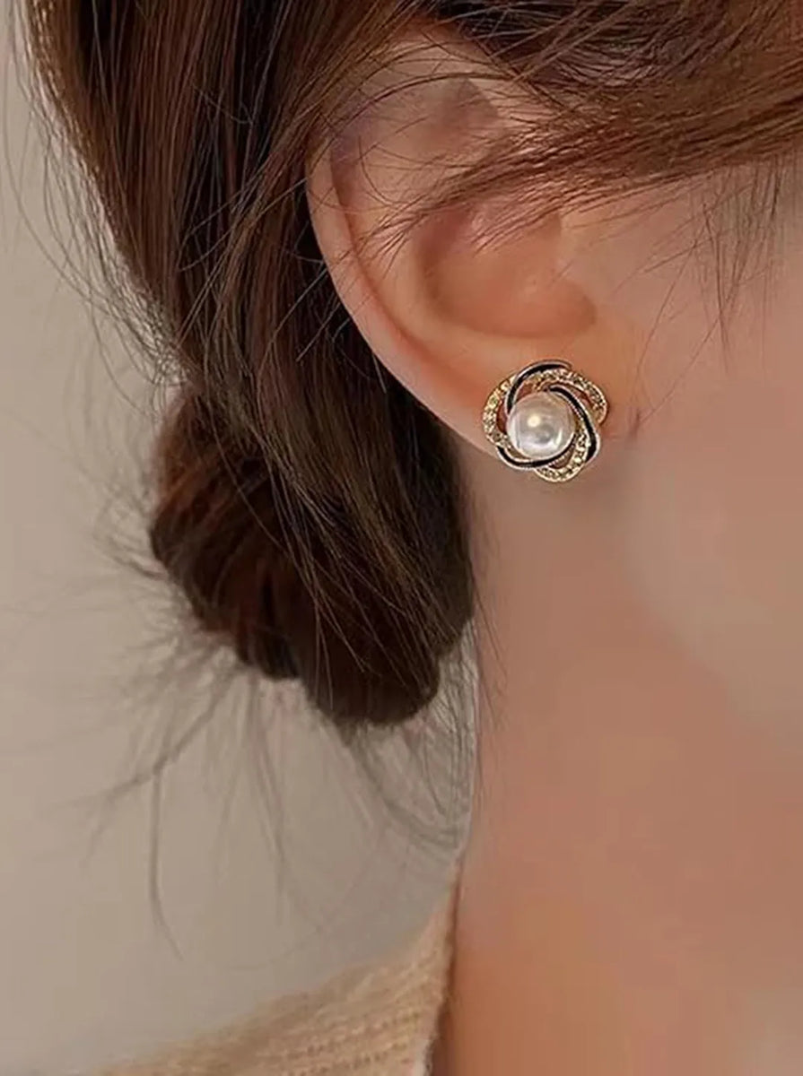 Pearl Swirl Black Accent Stud Earrings - Gold