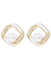 Peora Pearl Frame Stud Earrings - Gold