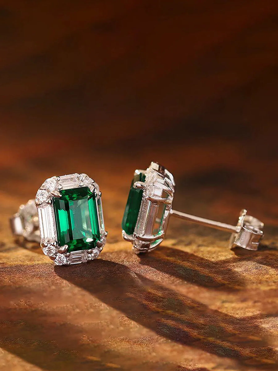 Peora Emrald Green Solitare Studs - Silver