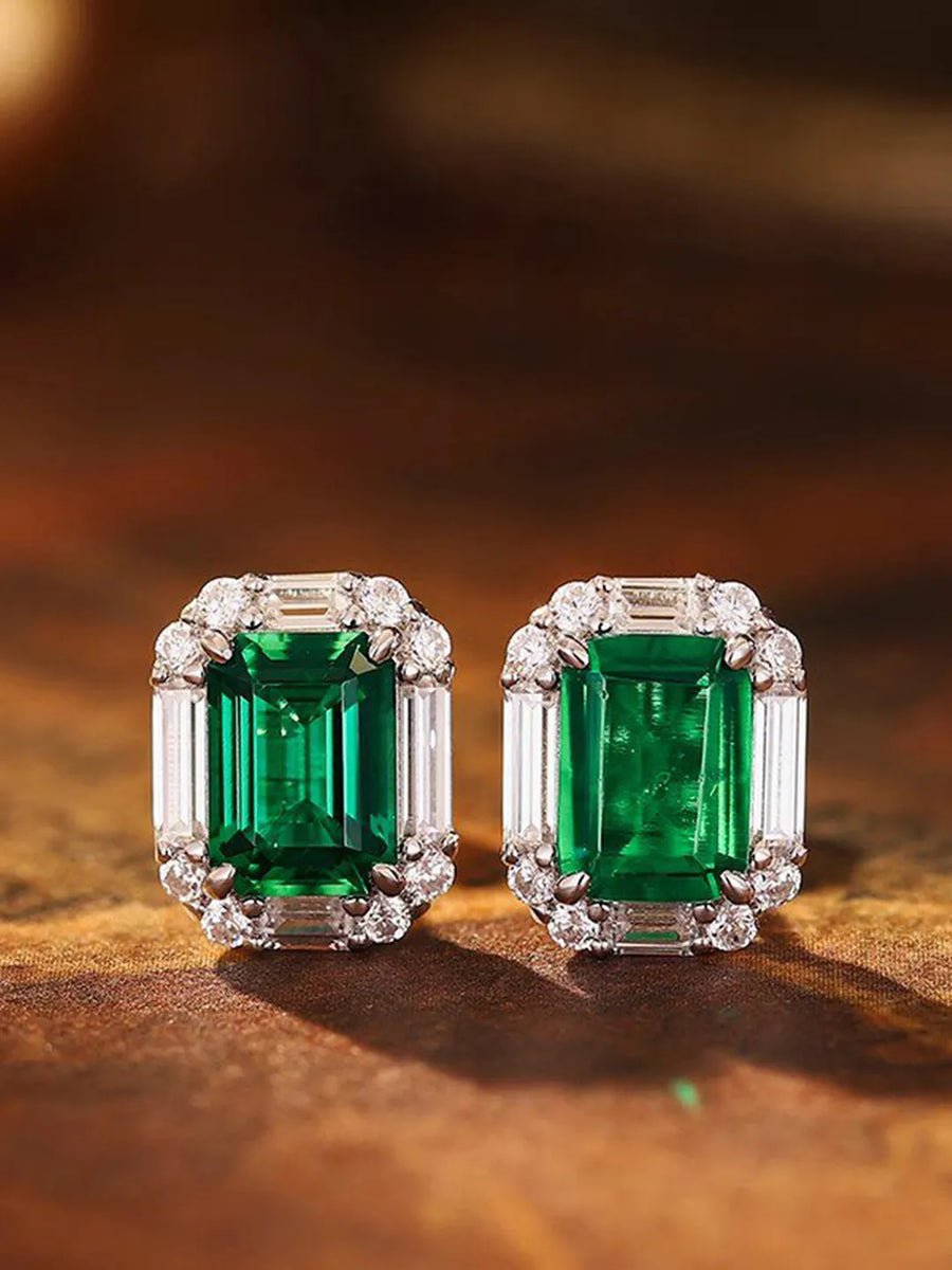Peora Emrald Green Solitare Studs - Silver