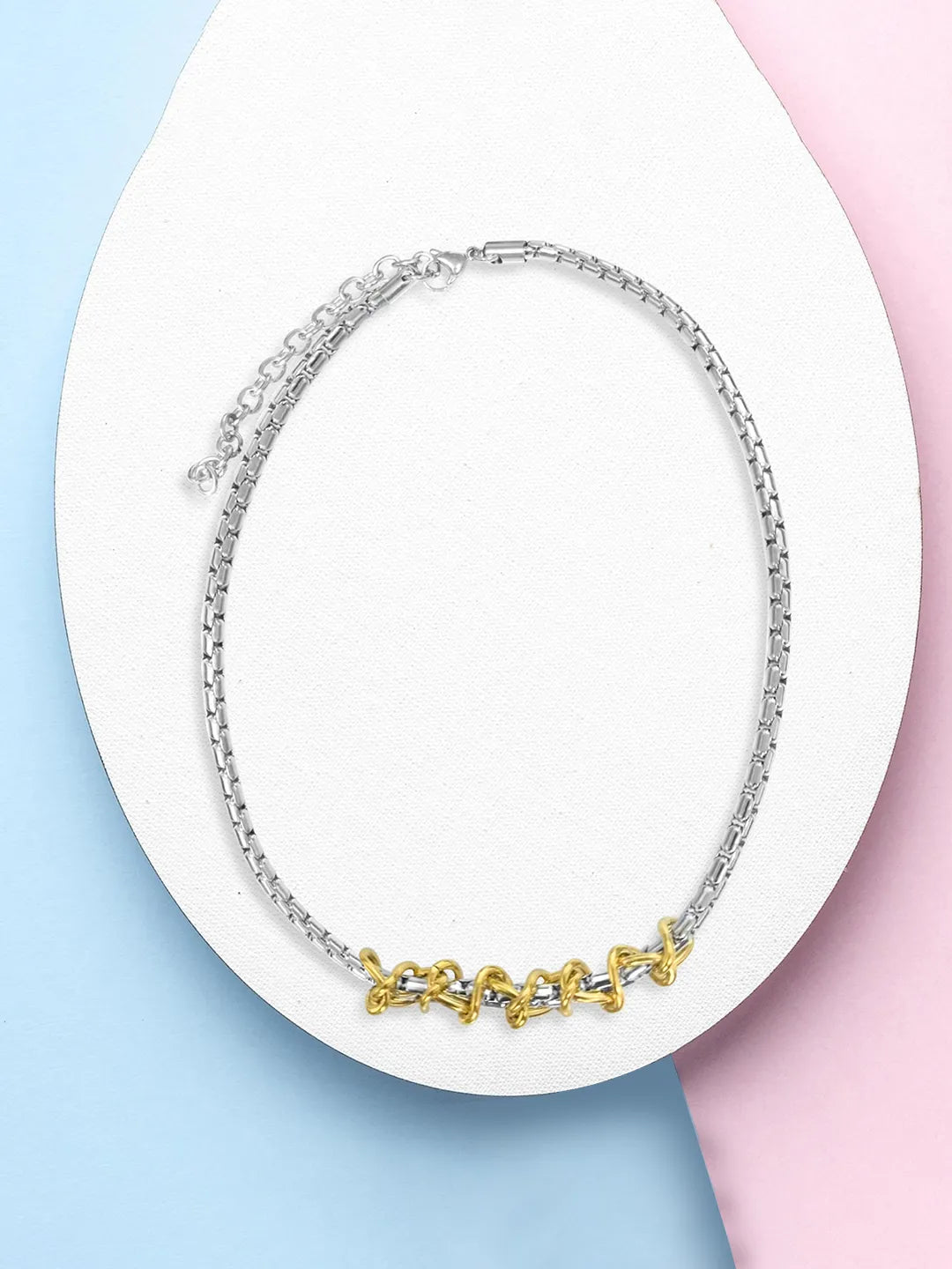 Minimalist Twist Collar Chain