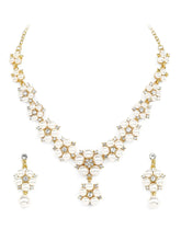 Charming Floral Pearl Necklace Set