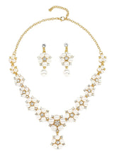 Charming Floral Pearl Necklace Set