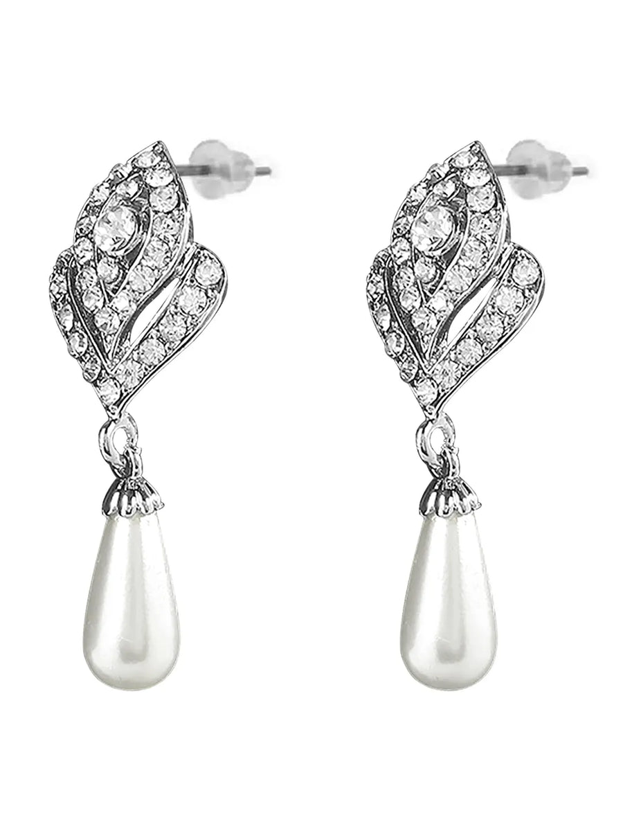 Sparkling Pearl Studded Necklace Set