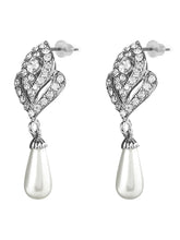 Sparkling Pearl Studded Necklace Set