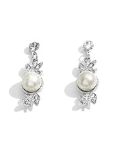 Classic Pearl and Crystal Necklace Set