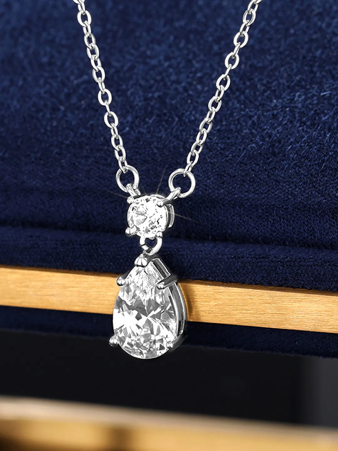 Chic Teardrop Crystals Necklace Set