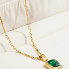 Peora Elegant Gold Emerald Pendant Necklace