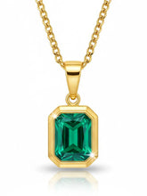 Peora Elegant Gold Emerald Pendant Necklace