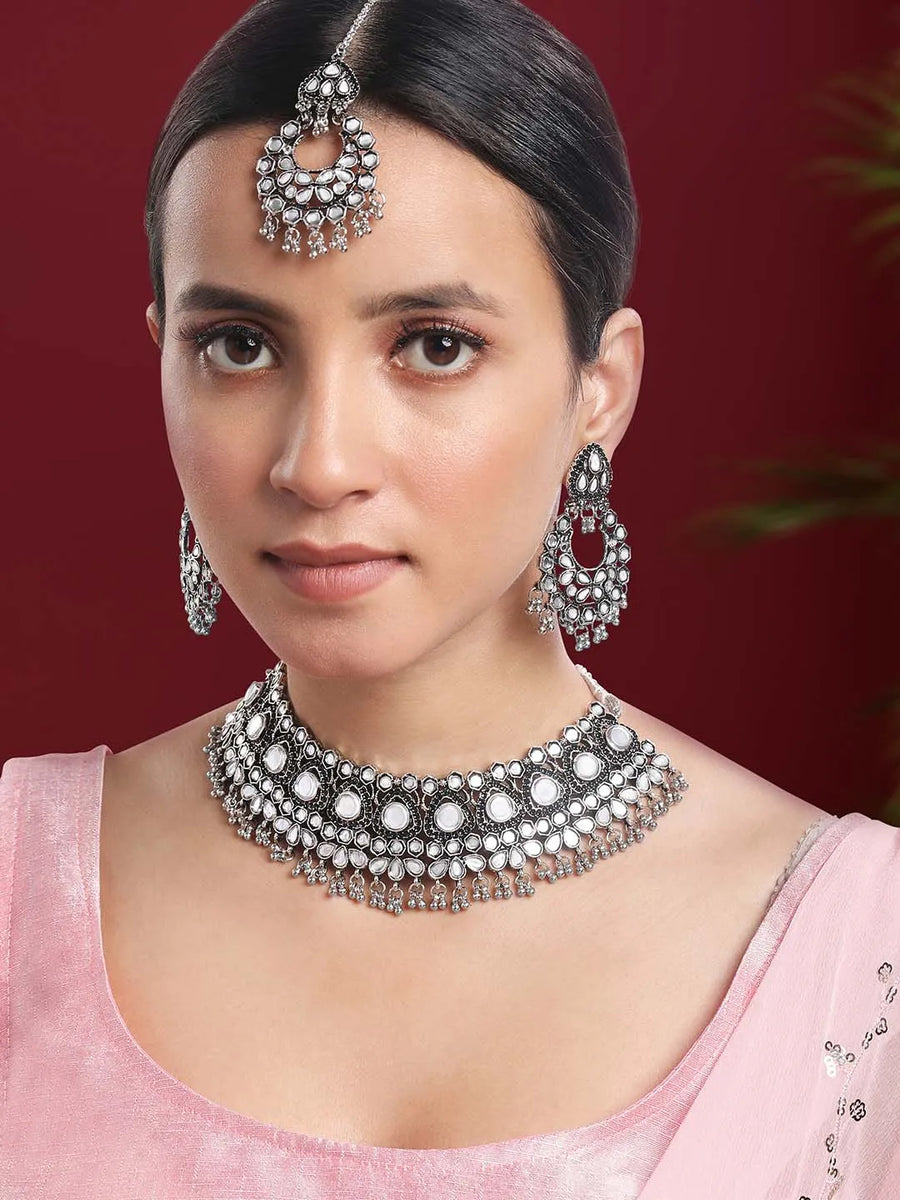 Necklace Set by Peora – Classic Designs to Elevate Your Style