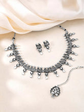 Necklace Set by Peora – Elegant Jewellery to Complete Your Look