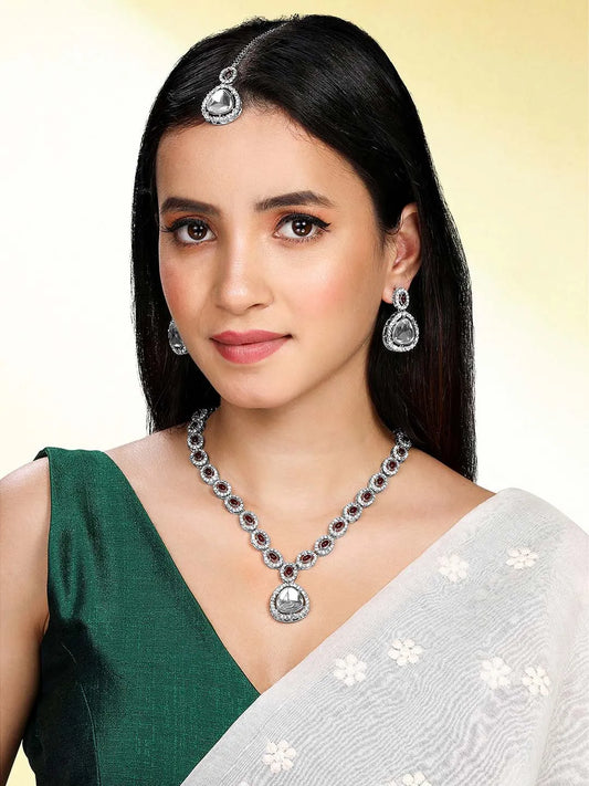 Necklace Set by Peora – Timeless Elegance for Every Occasion
