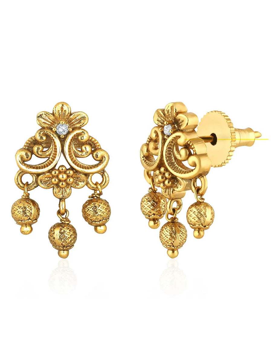 Radiant Elegance Golden Necklace Set. A golden necklace set with intricate designs, consisting of necklace and matching earrings.