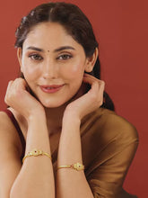 Minimalistic Traditional Floral Bangle