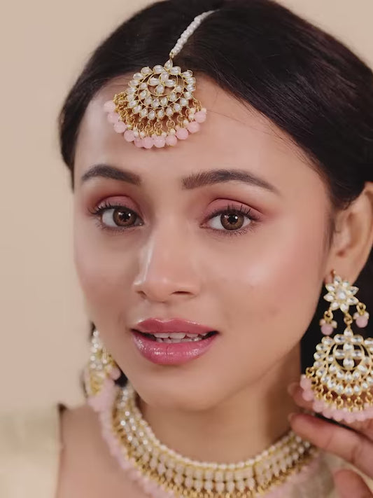 Marvelous Kundan Choker Necklace Set