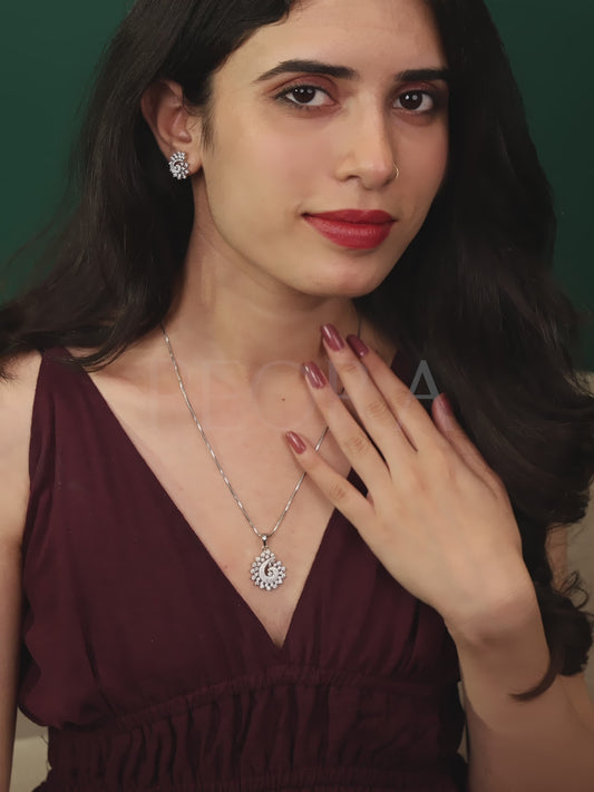 Elegant Paisley-Shaped CZ Pendant Set - Silver