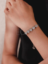 Women’s Sparkling Round CZ Bracelet - Silver