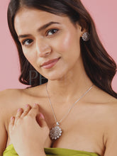 Star Petal Sparkling Pendant Set