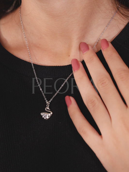 Charming Swan Lake Pendant Set - Silver
