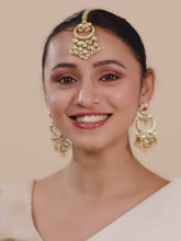 Graceful Chandbali Kundan Maangtikka