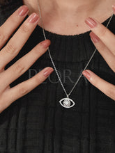 Glimmering Eye Catching Necklace - Silver