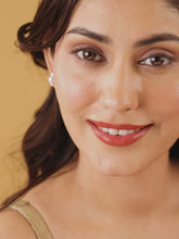 Glamorous Cluster Stud Earrings